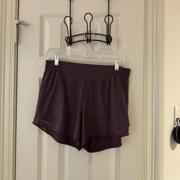 Lululemon Hotty Hot High-Rise Lined Short 4" | Size 10 - Picture 7 of 11